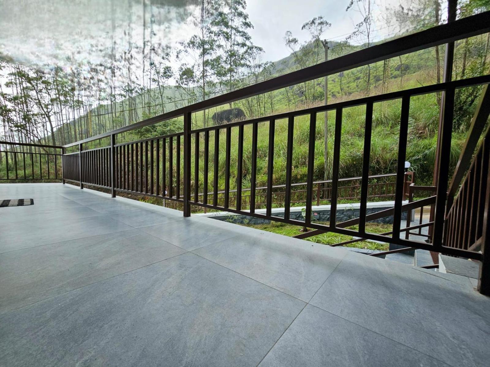 Rock And Mist Munnar Acomodação com café da manhã Devikulam Exterior foto